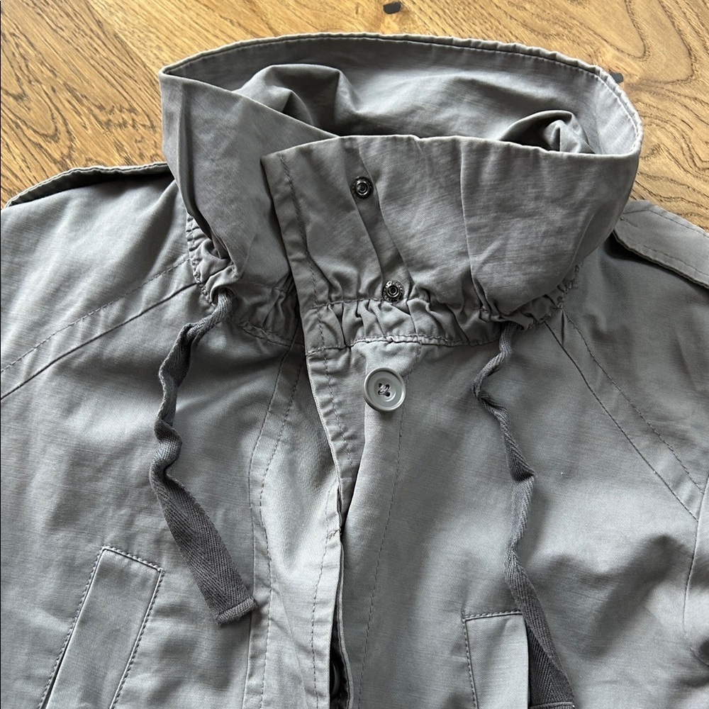 Gap Women's Light Gray Utility Jacket (3) - Picture 6 of 13